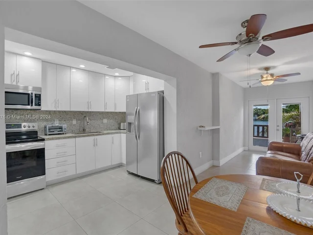 862 W 79th St, Hialeah FL 33014