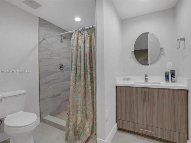 862 W 79th St, Hialeah FL 33014