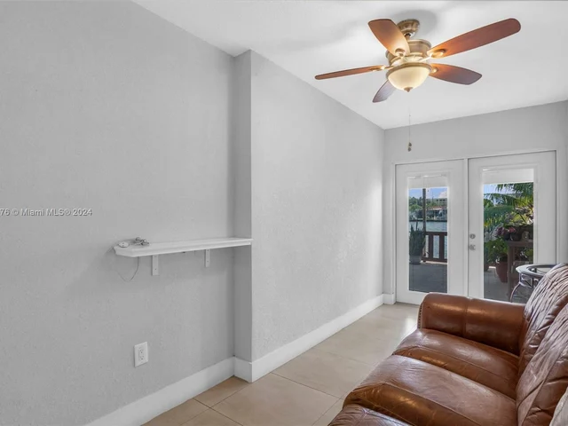 862 W 79th St, Hialeah FL 33014