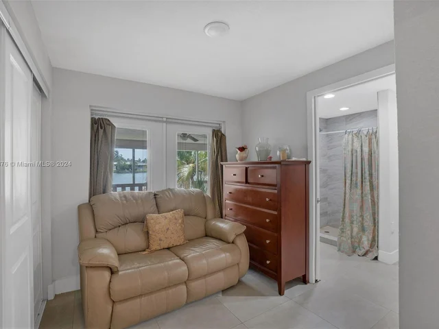 862 W 79th St, Hialeah FL 33014