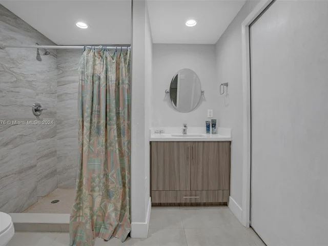 862 W 79th St, Hialeah FL 33014