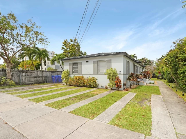 3581 SW 17th St, Miami FL 33145