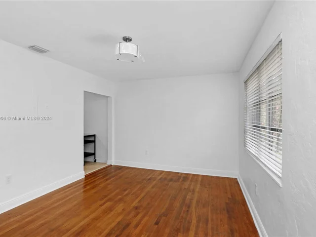 3581 SW 17th St, Miami FL 33145