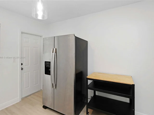 3581 SW 17th St, Miami FL 33145