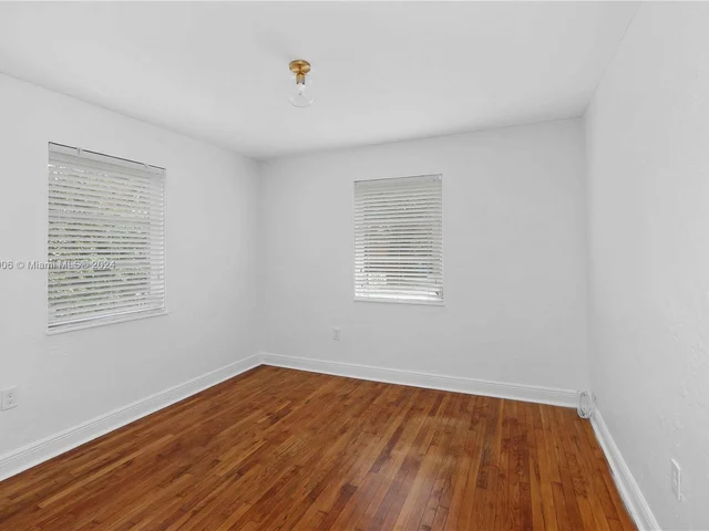 3581 SW 17th St, Miami FL 33145