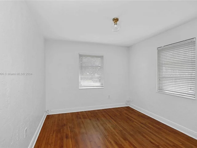 3581 SW 17th St, Miami FL 33145