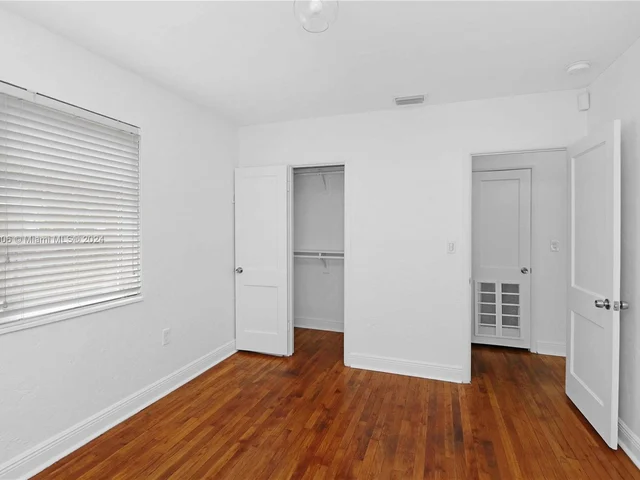 3581 SW 17th St, Miami FL 33145