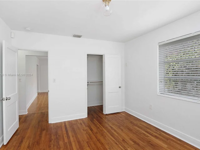 3581 SW 17th St, Miami FL 33145