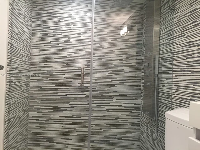 10307 NW 9th St Cir # 15, Miami FL 33172