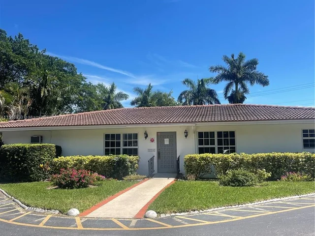 501 Blue Heron Dr # A, Hallandale Beach FL 33009