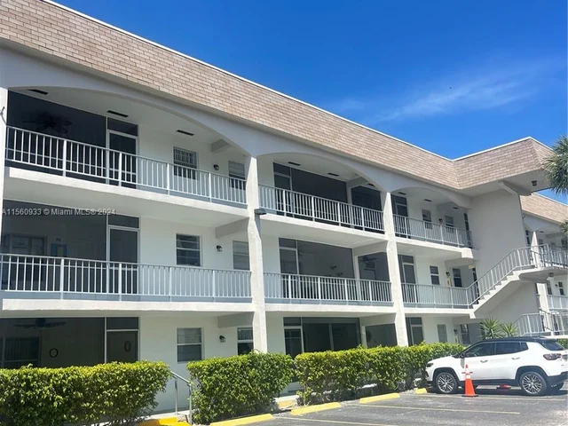501 Blue Heron Dr # A, Hallandale Beach FL 33009