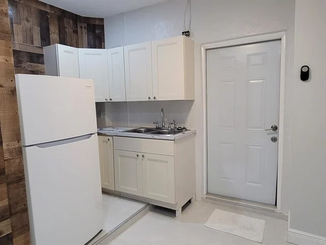 1826 SW 153rd Pl # B, Miami FL 33185