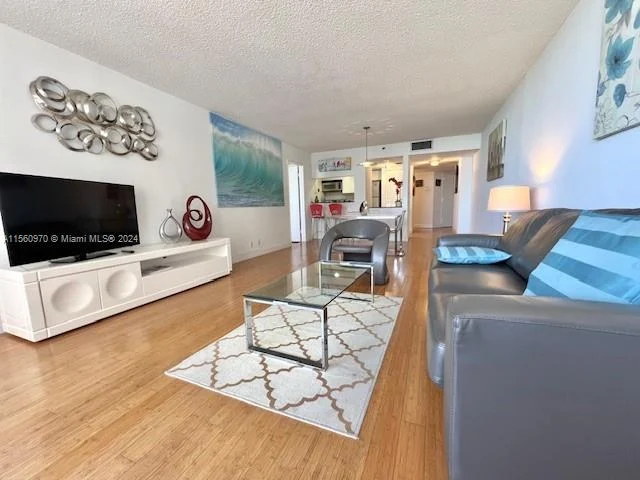 1717 N Bayshore Dr # A1748, Miami FL 33132