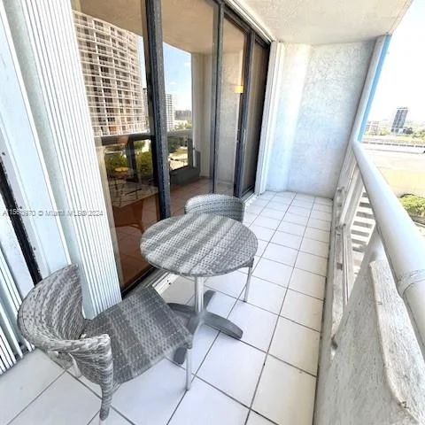 1717 N Bayshore Dr # A1748, Miami FL 33132