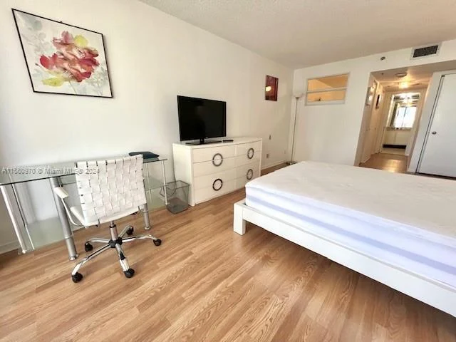 1717 N Bayshore Dr # A1748, Miami FL 33132