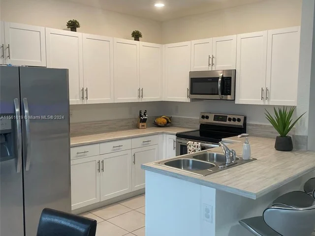 533 NE 206th Ln # 533, Miami FL 33179