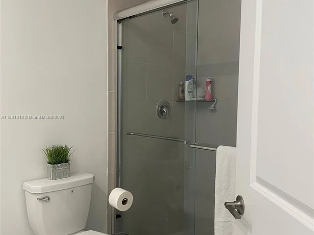 533 NE 206th Ln # 533, Miami FL 33179