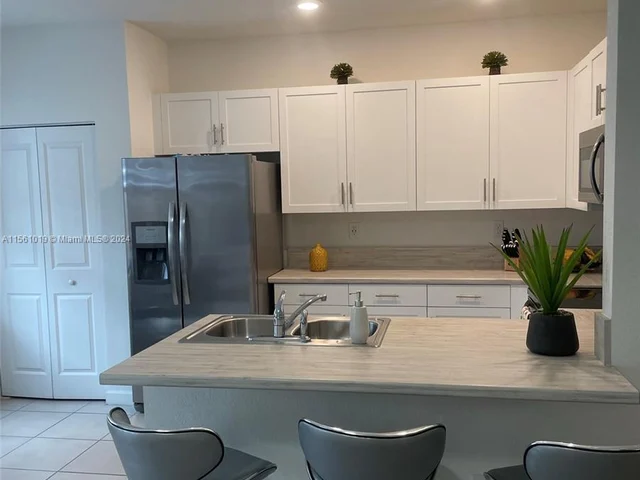 533 NE 206th Ln # 533, Miami FL 33179