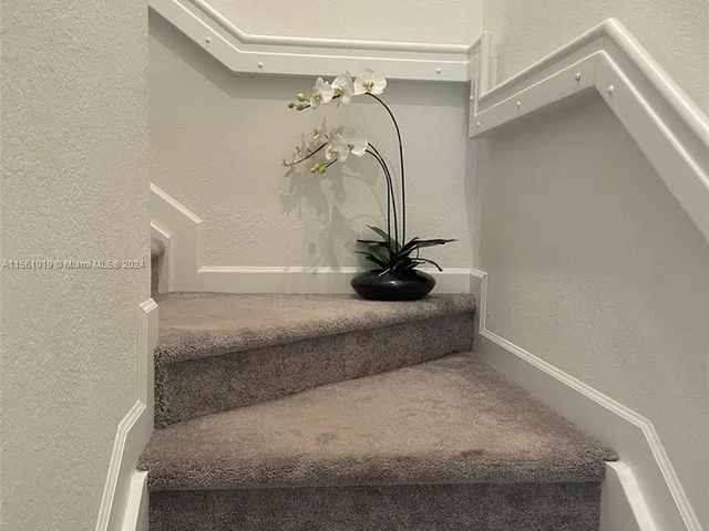 533 NE 206th Ln # 533, Miami FL 33179