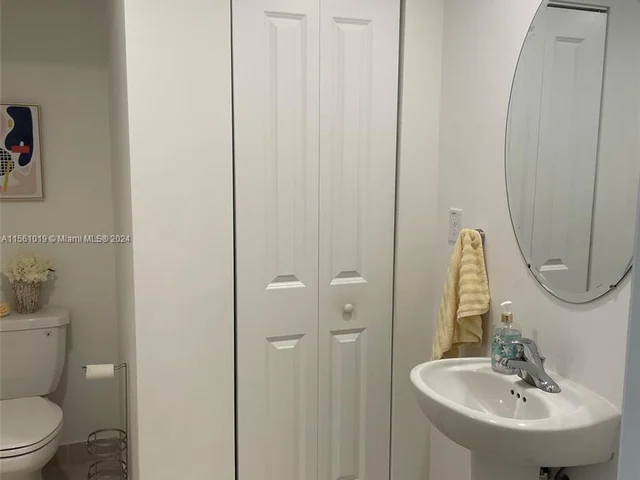 533 NE 206th Ln # 533, Miami FL 33179