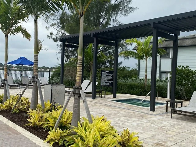 533 NE 206th Ln # 533, Miami FL 33179