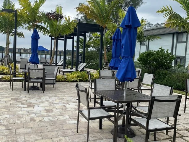 533 NE 206th Ln # 533, Miami FL 33179