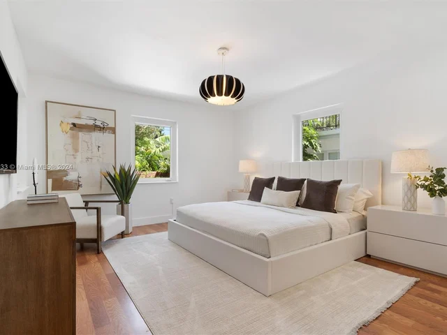 899 NE 71st St, Miami FL 33138