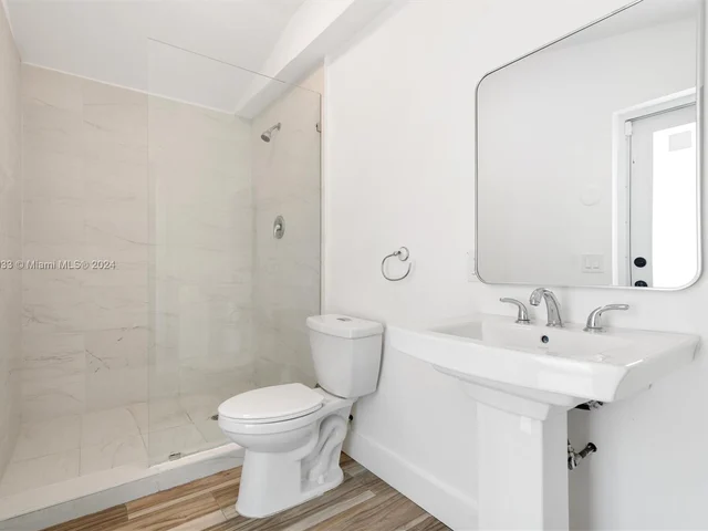 899 NE 71st St, Miami FL 33138