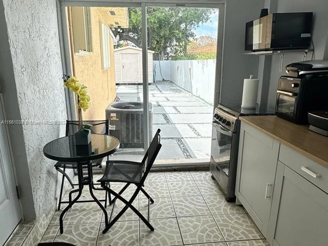 340 SW 78th Ave, Miami FL 33144