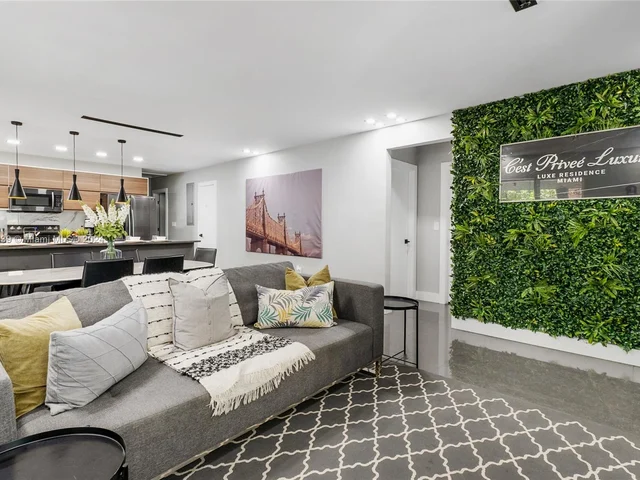 5530 NW 5th Ave, Miami FL 33127