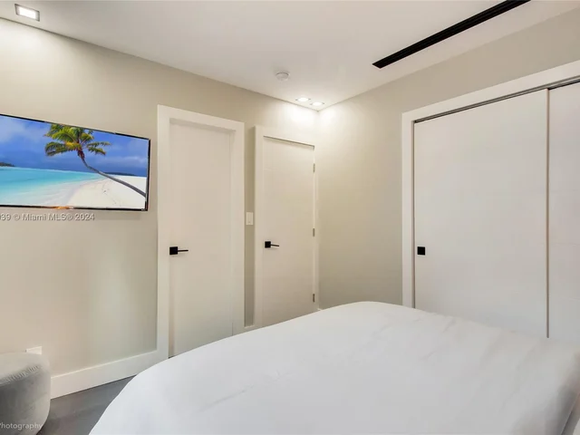 5530 NW 5th Ave, Miami FL 33127