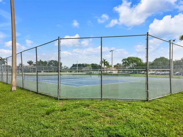 731 Vista Isles Dr # 1517, Sunrise FL 33325