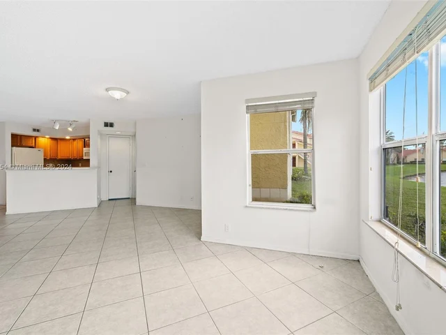 731 Vista Isles Dr # 1517, Sunrise FL 33325