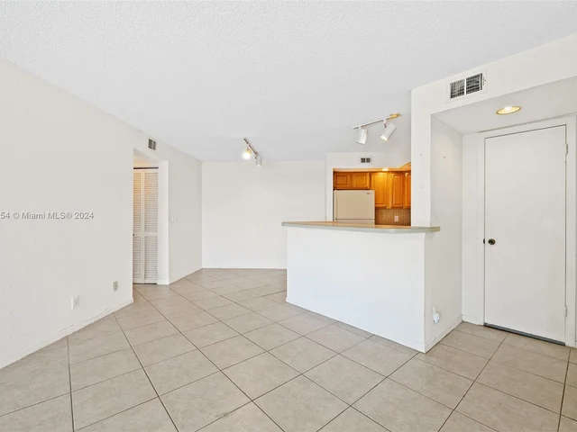 731 Vista Isles Dr # 1517, Sunrise FL 33325