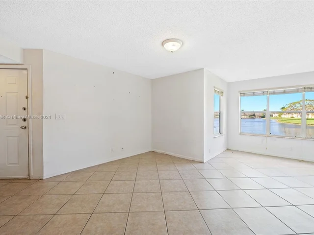 731 Vista Isles Dr # 1517, Sunrise FL 33325