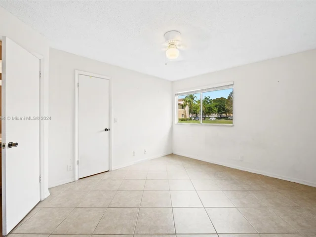 731 Vista Isles Dr # 1517, Sunrise FL 33325