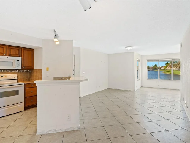 731 Vista Isles Dr # 1517, Sunrise FL 33325