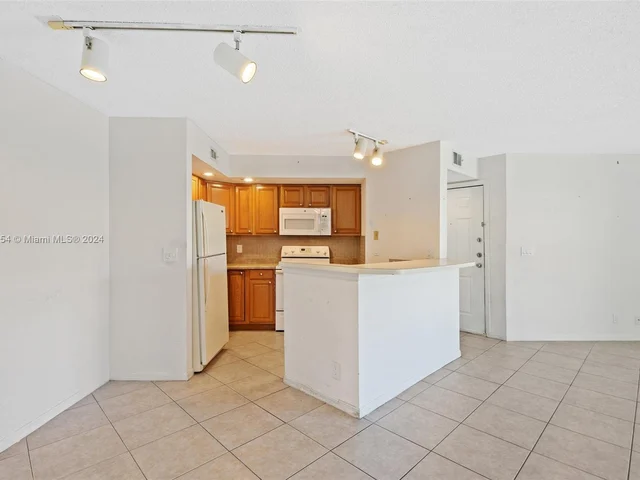 731 Vista Isles Dr # 1517, Sunrise FL 33325