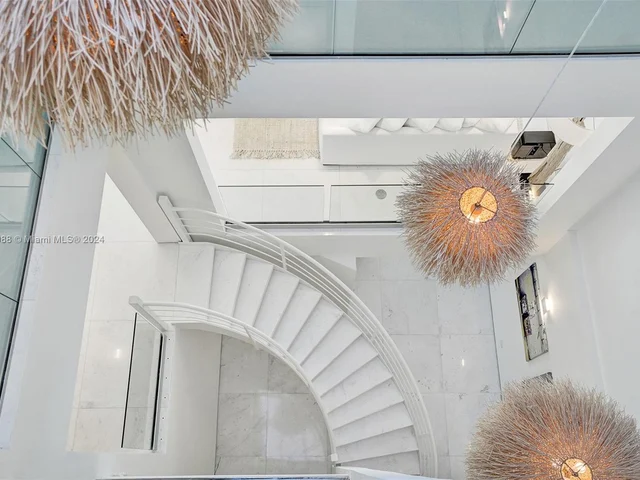 1000 Venetian Way # 101, Miami FL 33139