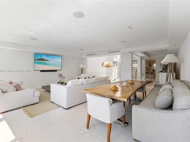 1000 Venetian Way # 101, Miami FL 33139