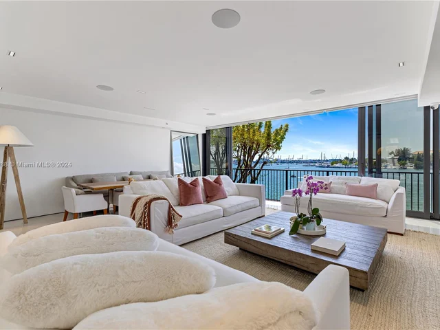 1000 Venetian Way # 101, Miami FL 33139