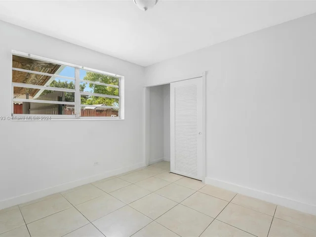 700 SW 67th Ave, Pembroke Pines FL 33023