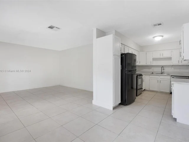 700 SW 67th Ave, Pembroke Pines FL 33023