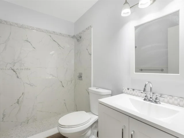 700 SW 67th Ave, Pembroke Pines FL 33023