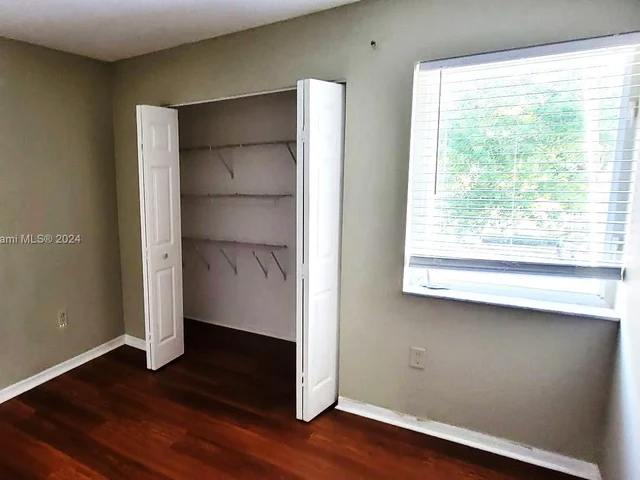 7901 NW 6th St # 204, Pembroke Pines FL 33024