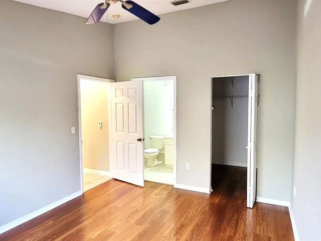 7901 NW 6th St # 204, Pembroke Pines FL 33024