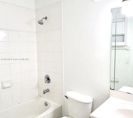 7901 NW 6th St # 204, Pembroke Pines FL 33024