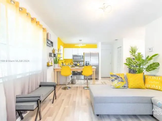 45 NW 41st St # 3, Miami FL 33127