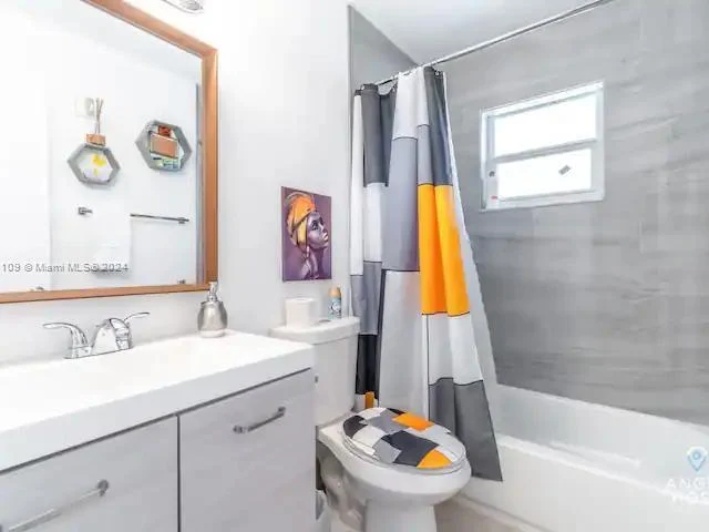 45 NW 41st St # 3, Miami FL 33127