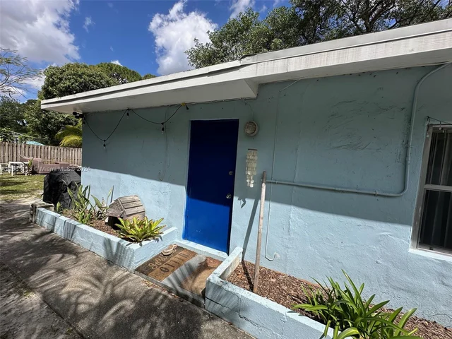 1215 NE 3rd Ave # 2, Fort Lauderdale FL 33304